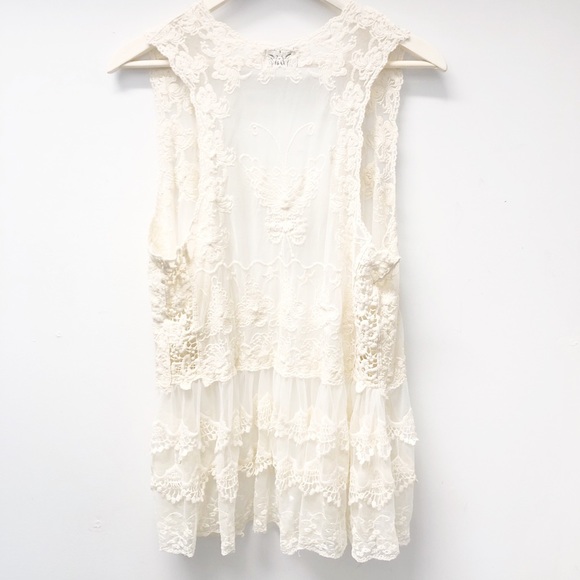 EUC Camille and Co Cream Lace Sleeveless Cardigan - Picture 2 of 5